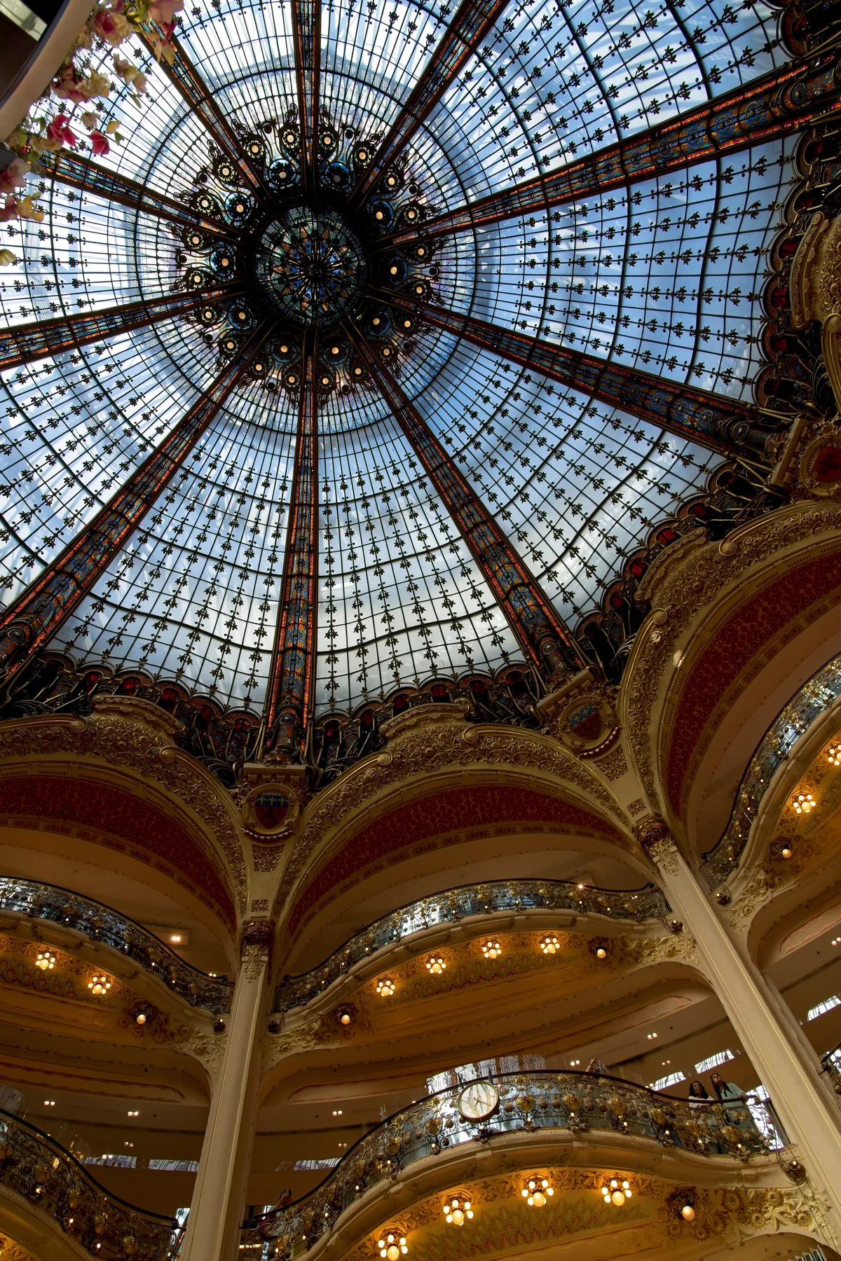 Photo from paris, 29 Apr 2025