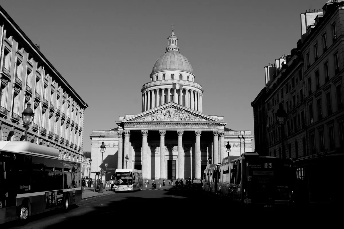 Photo from paris, 29 Apr 2025